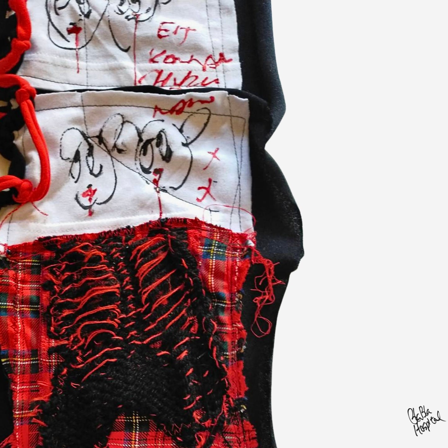 Face No.003 | Fabric Art  Red Tartan Design – Black Scarf