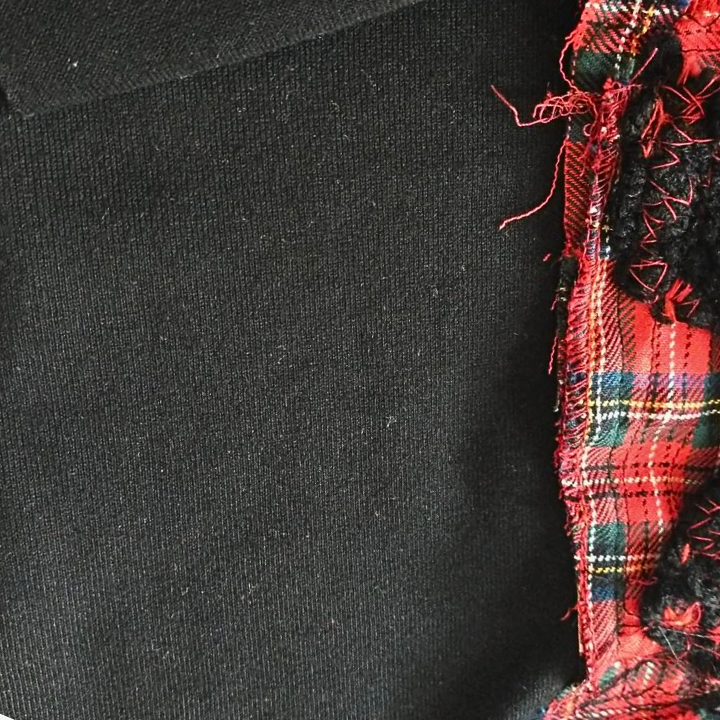 Face No.003 | Fabric Art  Red Tartan Design – Black Scarf