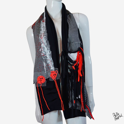 Face No.004 | Fabric Art  Greyx Black border Design – Black Scarf