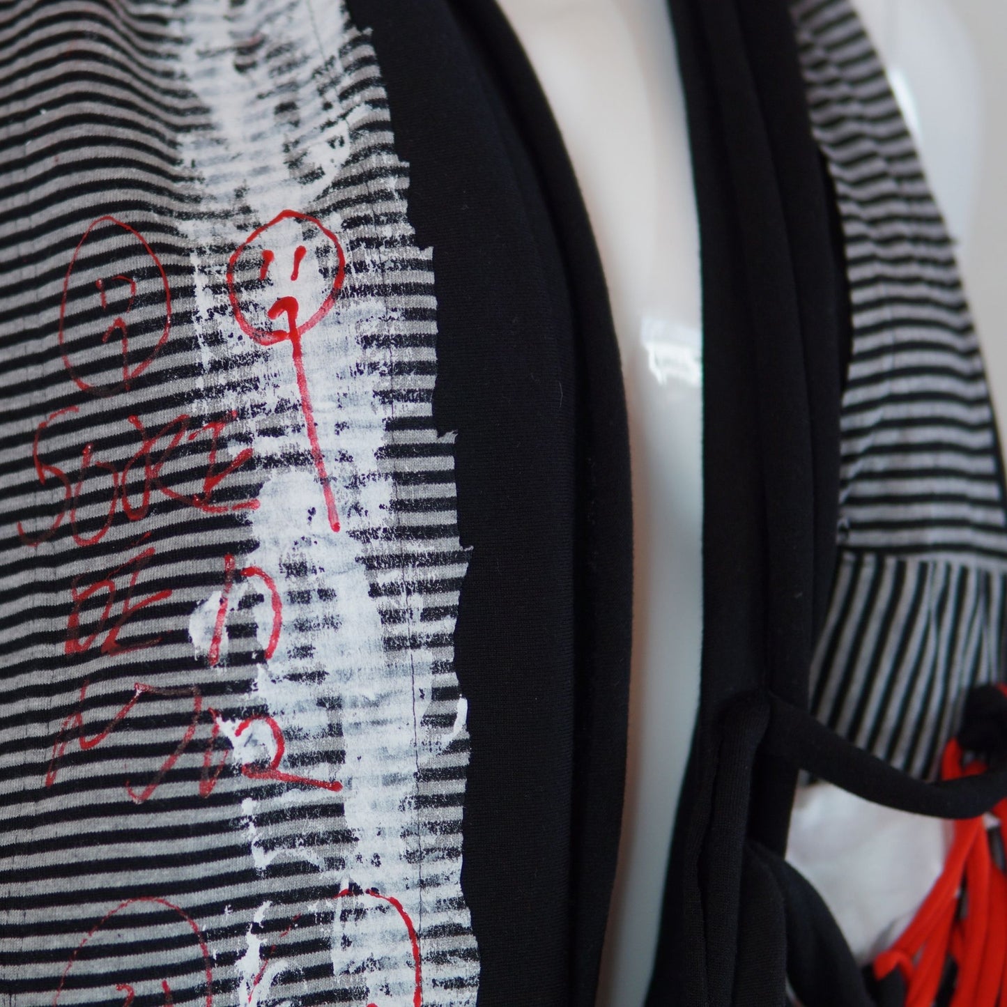 Face No.004 | Fabric Art  Greyx Black border Design – Black Scarf