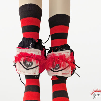 Eyes｜赤黒しましまソックス
