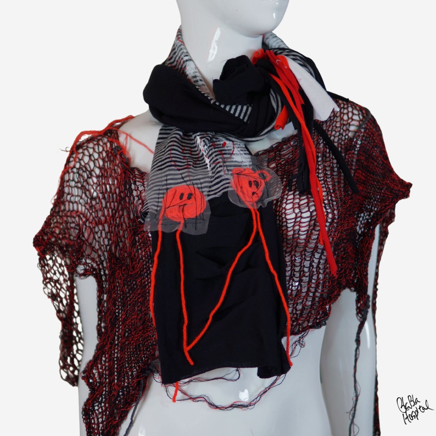 Face No.004 | Fabric Art  Greyx Black border Design – Black Scarf