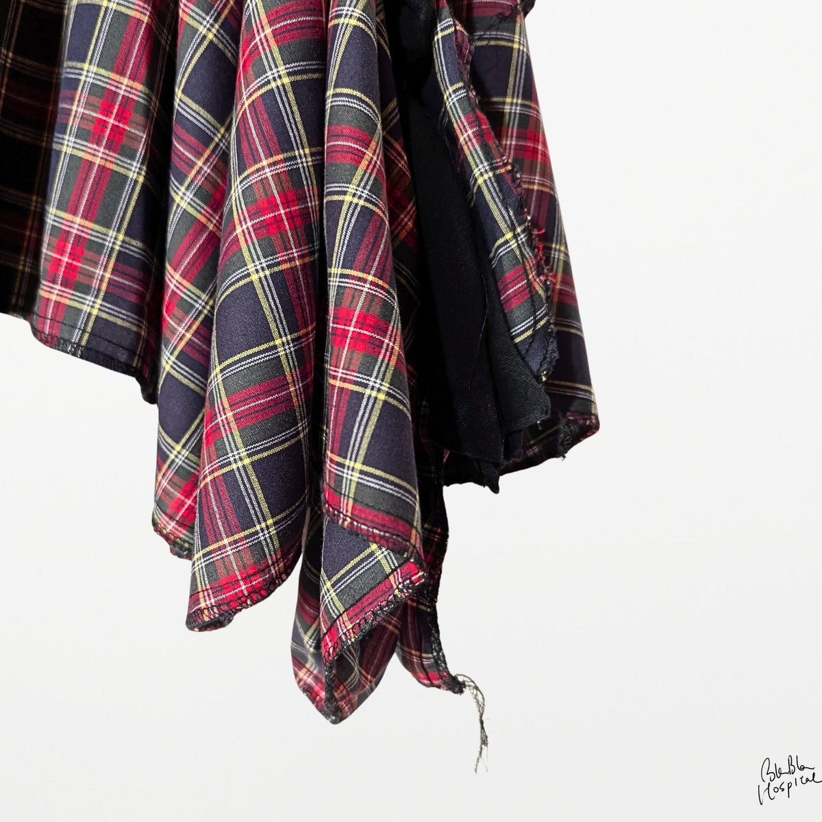 ART CURTAIN | Navy Check Sleeveless Top