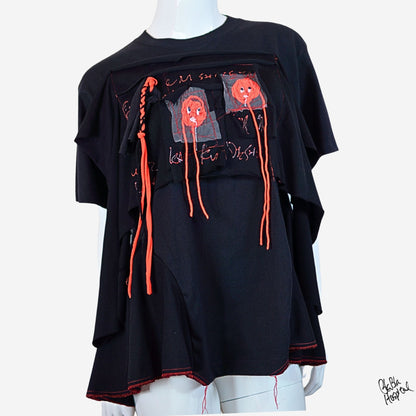 Face No.006 | Red yarn guys – Black Blabla T-shirt