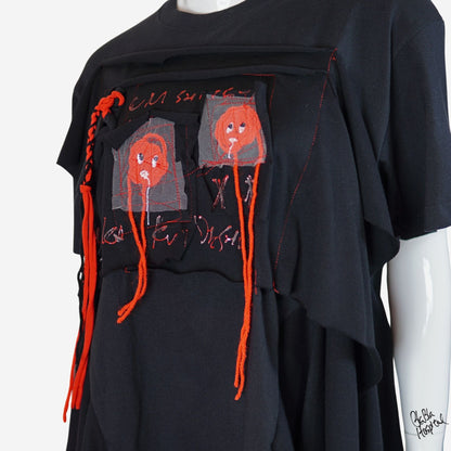 Face No.006 | Red yarn guys – Black Blabla T-shirt