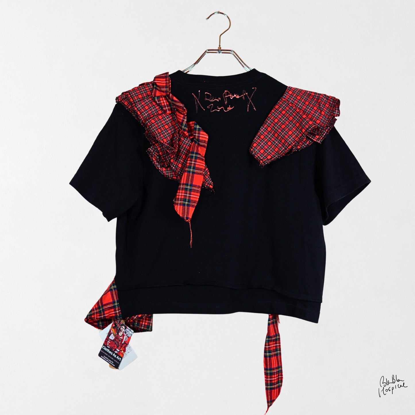 Heart No.001 | Memory in Red and Black – Black T-shirt