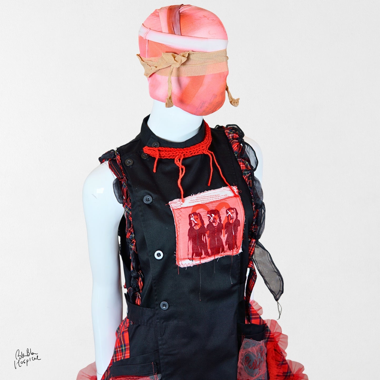 Heart No.004 | The Nurse – Black Nurse Dress