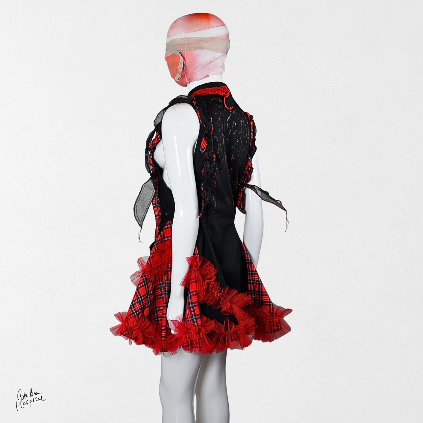 Heart No.004 | The Nurse – Black Nurse Dress