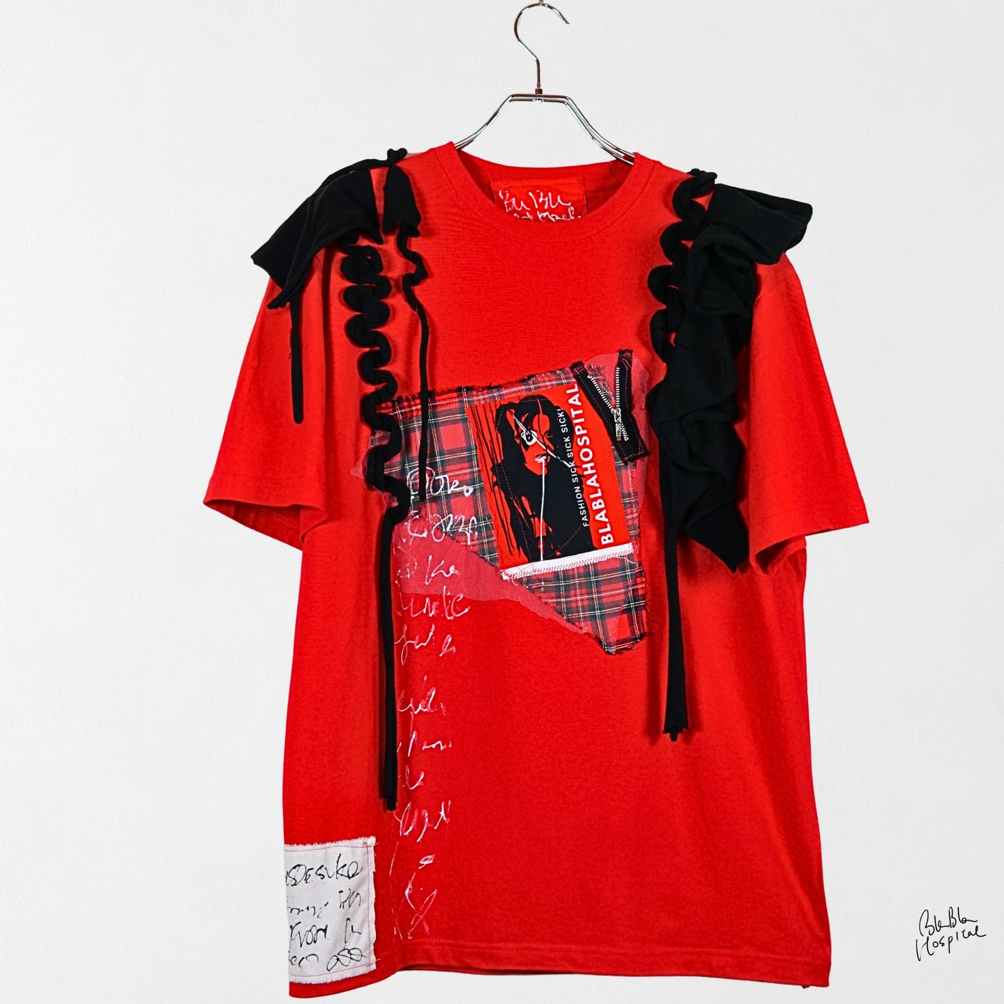 Heart No.003 | Message in White – Oversized Red T-shirt