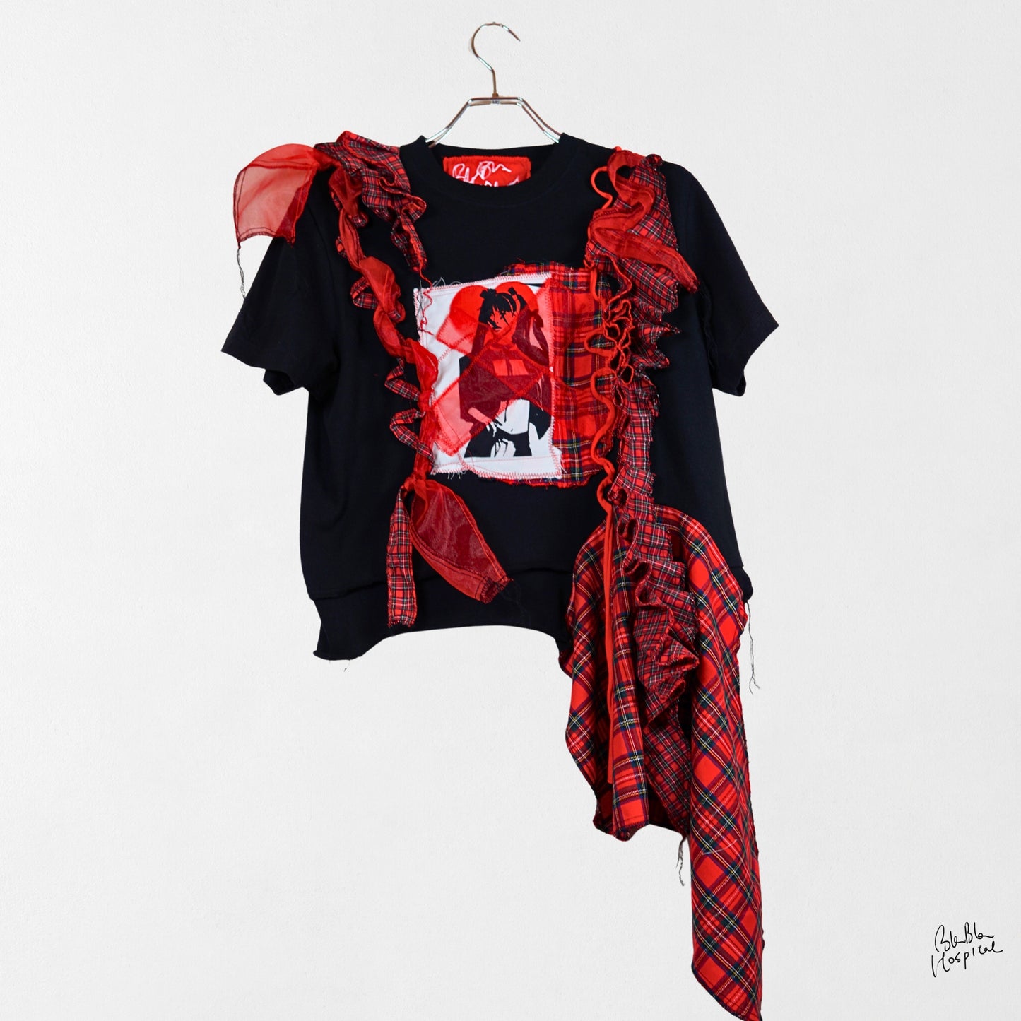 Heart No.002 | Instinctive Draping – Black T-shirt