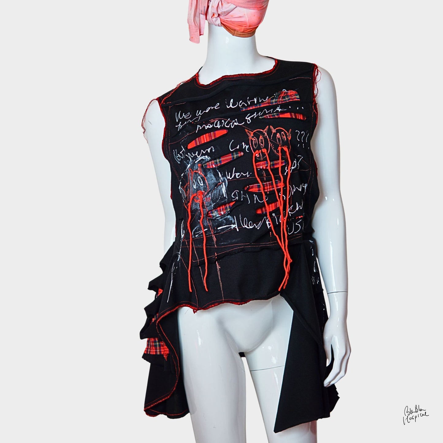 Twinmood – No.01b | Sleeveless Black Top