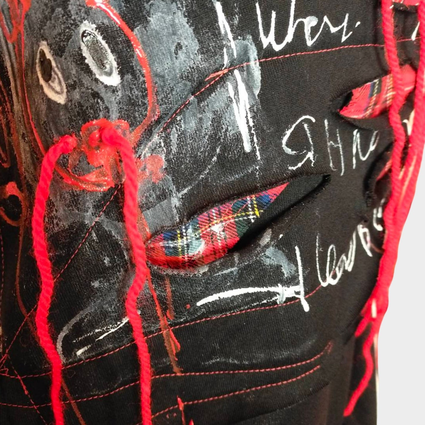 Twinmood – No.01b | Sleeveless Black Top